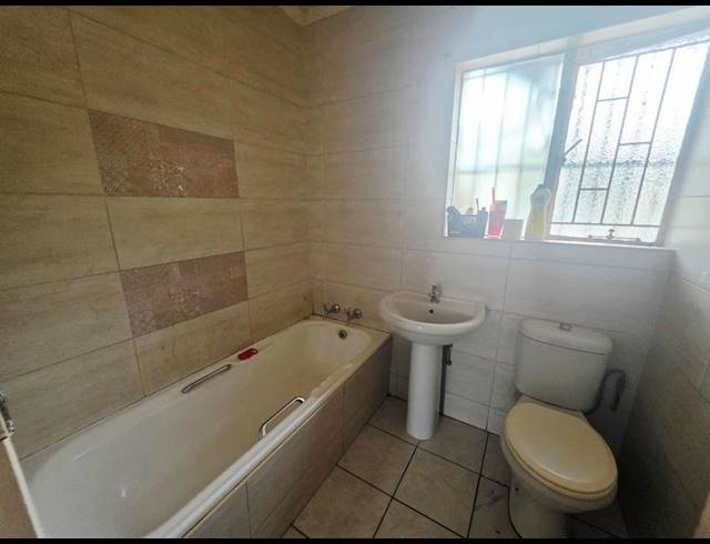 3 BEDROOM HOUSE FOR SALE IN BIRCH ACRES